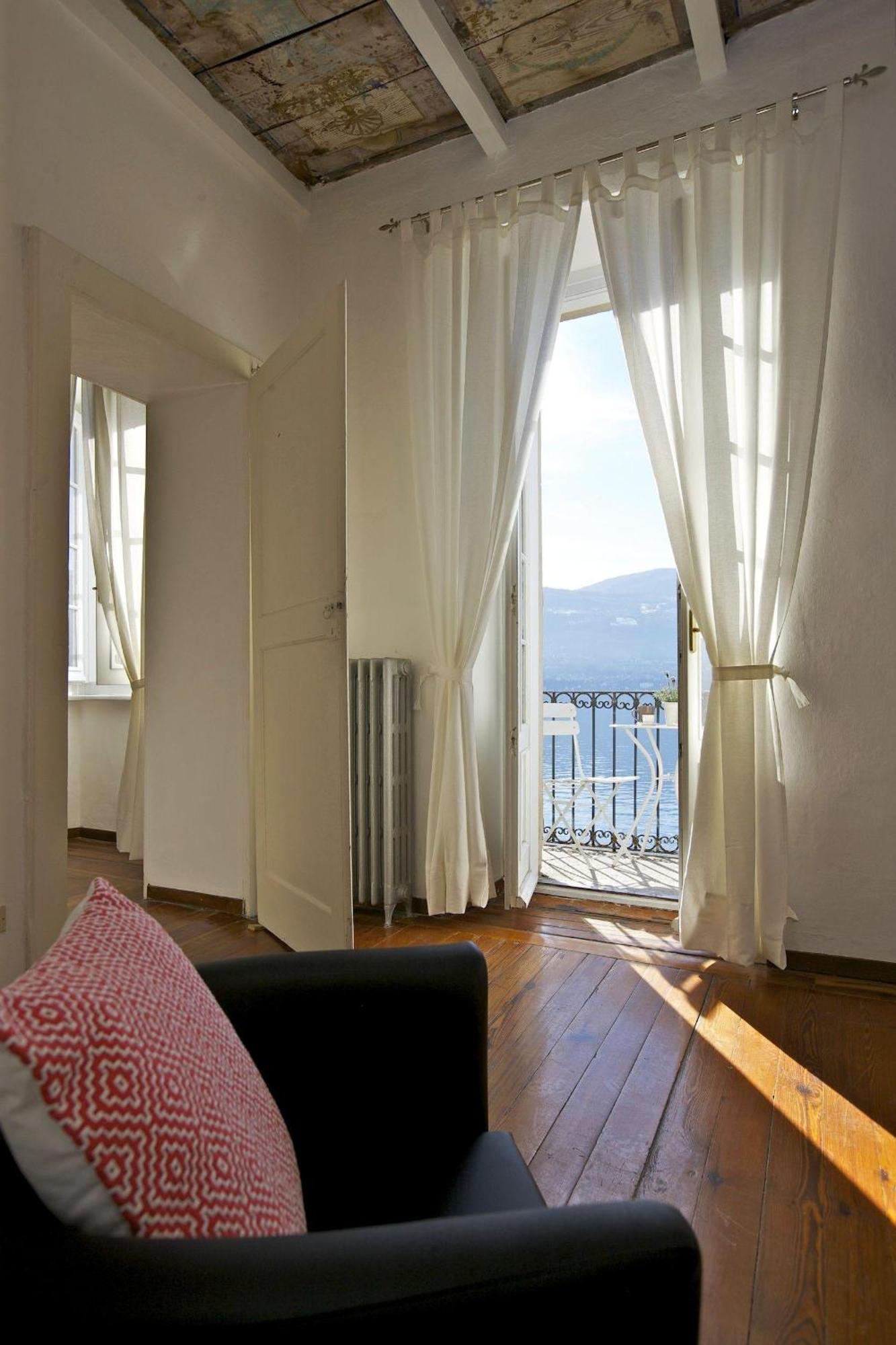 Appartamenti Vista Isola แวร์บาเนีย ภายนอก รูปภาพ